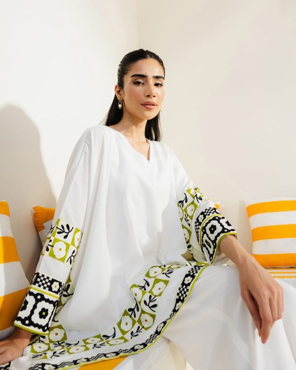 Women’s 3-Piece Swiss Lawn Printed Suit – White, Medium Size | Shirt, Trouser & Inner | Elegant Summer Outfit – 14 August Special Edition